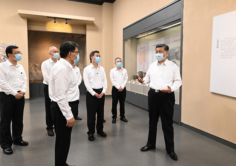 5月16日下午，中共中央总书记、国度主席、中央军委主席习近平在前往陕西西安主持中国－中亚峰会途中，在山西运城博物馆调查。